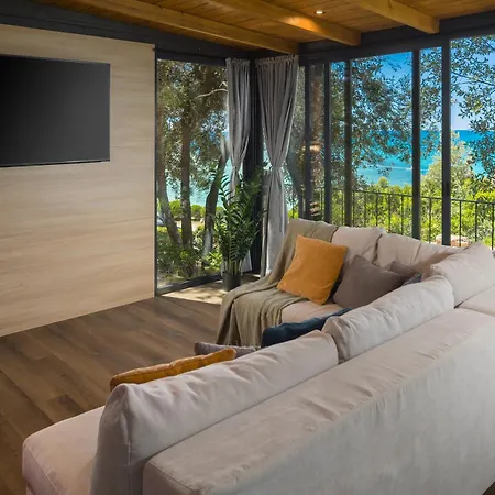 Homes Mon Perin Prázdninový areál 4*