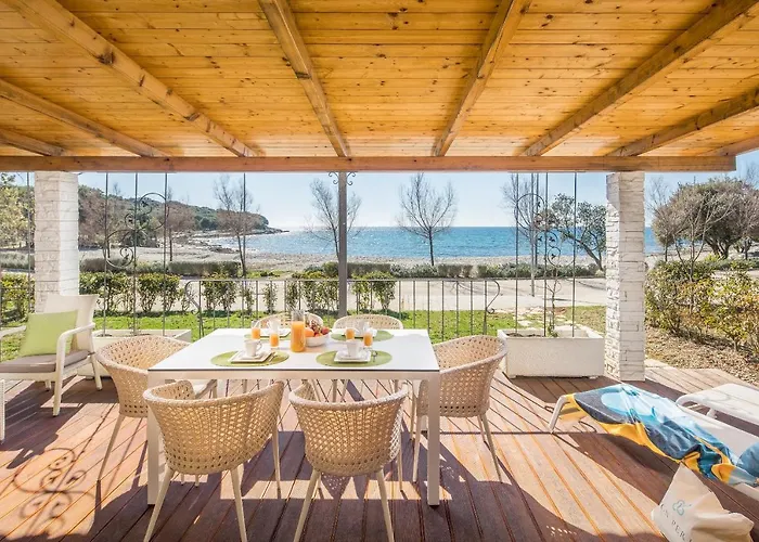 Homes Mon Perin Resort