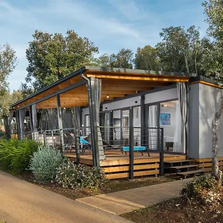 Homes Mon Perin Ferienpark 4*