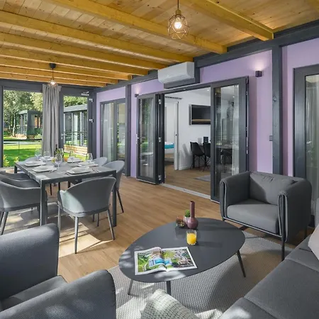 Homes Mon Perin Park za odmor 4*