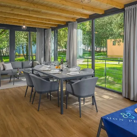 Üdülőközpont Homes Mon Perin