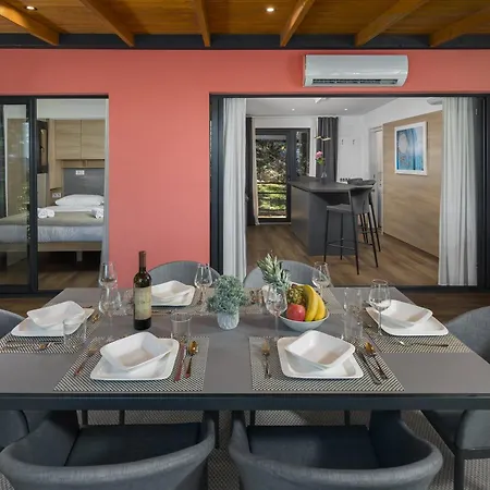 Ferienpark Homes Mon Perin