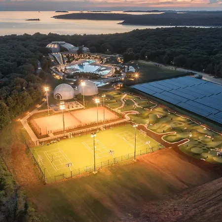 Holiday park Homes Mon Perin 4*