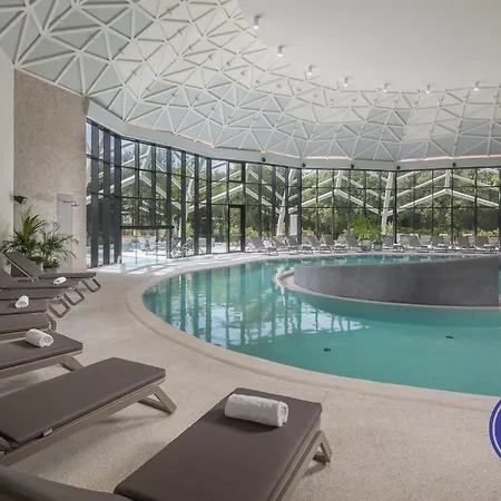 Homes Mon Perin Ferienpark 4*