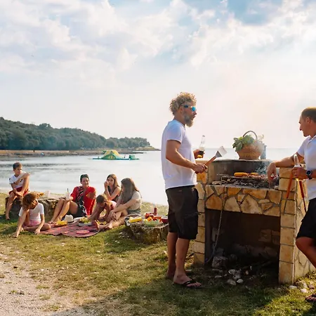 Homes Mon Perin Üdülőközpont Bale