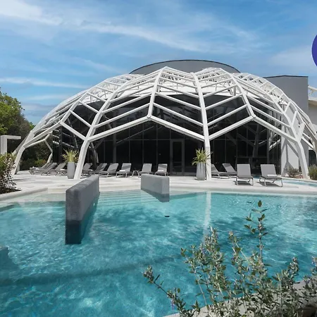 Resort Homes Mon Perin