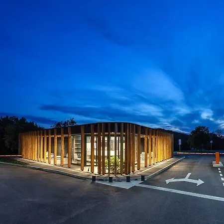 Vakantiepark Homes Mon Perin 4*