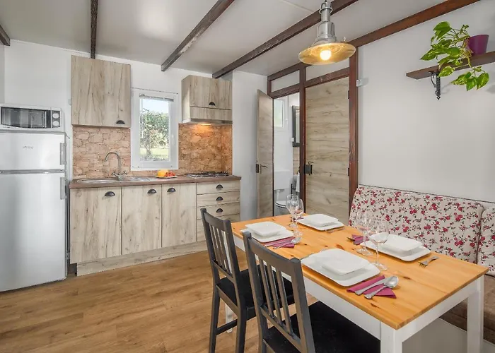 Üdülőközpont Homes Mon Perin 4*