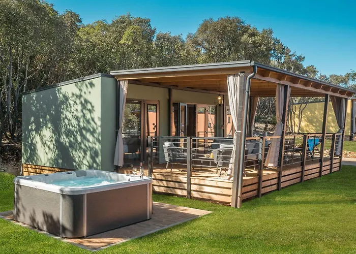 Homes Mon Perin Resort 4*