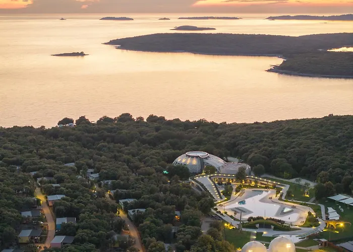 Homes Mon Perin Resort 4*