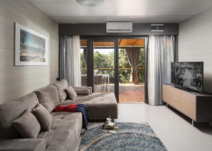 Homes Mon Perin Üdülőközpont 4*